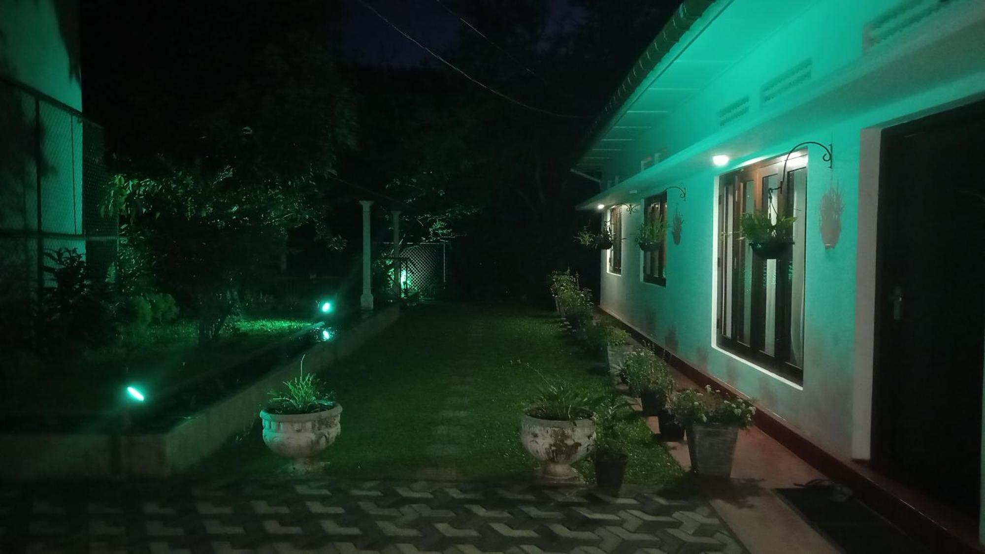 Mahaweli Shades Hotel Kandy Exterior foto