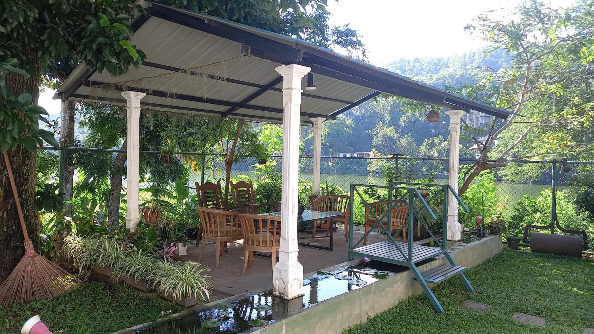 Mahaweli Shades Hotel Kandy Exterior foto